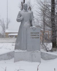 Отдельные могилы советских воинов у железнодорожного вокзала в г.Верховцево