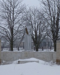 Памятник воинам-землякам в г.Верховцево