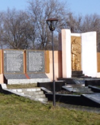 Братская могила в с.Долинское (Пятихатский р-н)