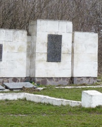 Памятник воинам-односельчанам в с.Семеновка (Пятихатский р-н)