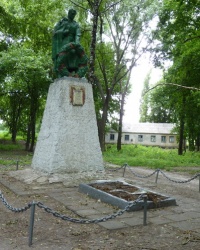 Памятник воинам-односельчанам в с.Надеждовка (Новомосковский р-н)