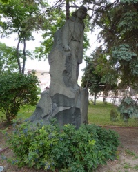 Памятник Володе Дубинину в г.Керчи