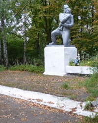 Памятник воинам-односельчанам в с.Довгалевка (Миргородский р-н)