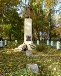 Братская могила (1920, 1941-1945) в с.Мачехи