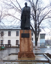 Памятник Дзержинскому Ф.Э. в пгт.Панютино