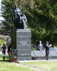 Братская могила в с. Ольховатка (Кобелякский р-н)