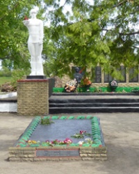 Братская могила в с. Кобелячек (Кобелякский р-н)