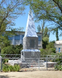 Памятник воинам-односельчанам в  с. Козырка