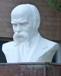 Бюст Т.Г.Шевченко (дом офицеров) в г. Черкассы