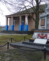 Братская могила в с. Степановка (Криничанский р-н)