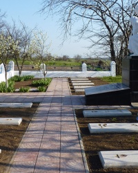 Братская могила в с. Шестерня