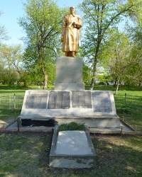 Братская могила в с. Тепловка (Пирятинский р-н)
