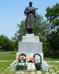 Памятник воинам-односельчанам в с. Ольшанка