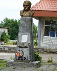 Пам'ятник Т.Г.Шевченко в с Боднарів