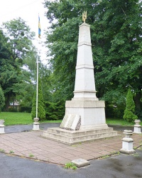 Монумент Героям міста Винники