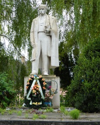 Пам'ятник Т.Г.Шевченко в с. Куровичі