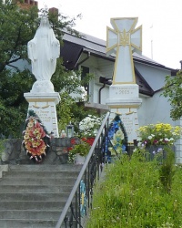 Памятник Героям в пгт. Сходница