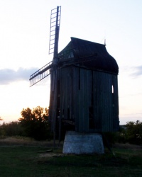 Ветряная мельница начала XX столетия в с.Каменское