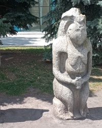 Половецкие Бабы возле Харьковского краеведческого музея
