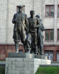 Памятник студбатовцам в г.Харькове