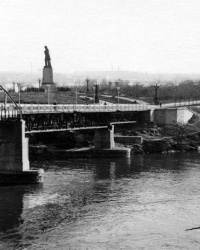 Пешеходный мост на Монастырский остров в г. Днепропетровск