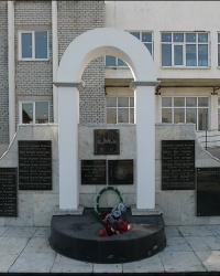 Памятник ликвидаторам аварии на Чернобыльской АЭС в пгт. Безлюдовка
