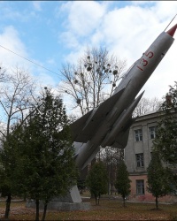 Самолет МиГ-21 на ул. Клочковской в г. Харькове