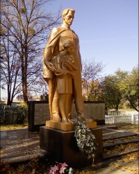 Братская могила советских воинов в п. Кулиничи