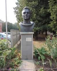 Бюст Л.И.Попову в г. Чернигов