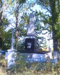 Братская могила возле села Маяки