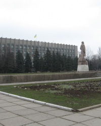 Памятник В.И.Ленину на центральной площади Горловки