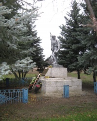 Братская могила в поселке Грузско-Зорянское