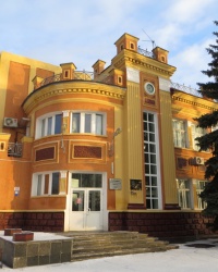 Памятная доска Озерскому Г.М. в поселке Новгородское