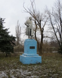 Памятник Горькому в Артемово