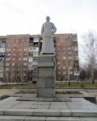 Памятник Ф.Э.Дзержинскому на пересечении улиц Дзержинского и 50 лет Октября в Дзержинске