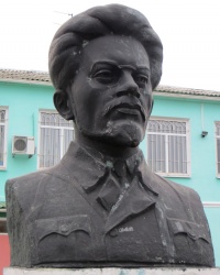 Памятник М.И.Калинину в Подгорном