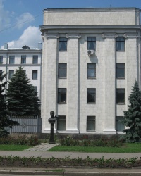 Памятник В.В. Шевченко в Луганске