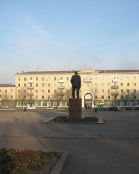 Памятник В.И.Ленину на центральной площади Енакиево