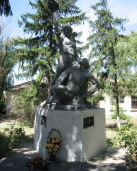 Воинский мемориал в поселке Бирюки