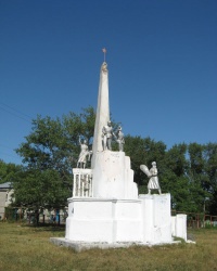 Памятник землякам, погибшим в годы ВОВ, в селе Красноармейское