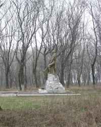 Братская могила в парке им.Горького в Горловке