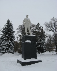 Памятник В.В.Маяковскому в Торезе