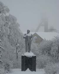 Памятник Ленину в сквере шахты "Снежнянская" в городе Снежное
