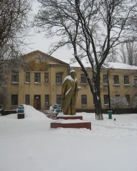 Памятник В.И.Ленину возле шахтоуправления "Ударник" в г.Снежное