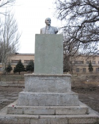 Памятник Ленину в парке шахты "Кировская" в Донецке