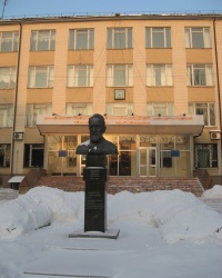 Памятник кооператору Баллину Н.П. в Донецке