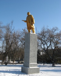 Золотой Ленин на поселке Боссе в Донецке