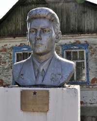 Памятник Герою Советского Союза Бездворному А.А., пгт. Двуречье