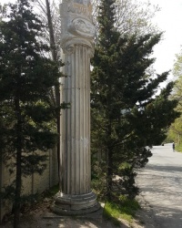 Аннотационный знак при въезде в Алупку со стороны Кореизского шоссе