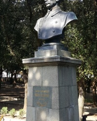Памятник Богдановичу М.А. в  Кореизе